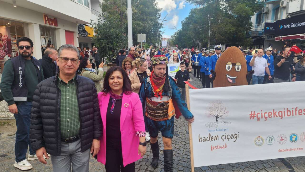 Datça’da Badem Çiçeği Festivali Coşkusu Başladı 4